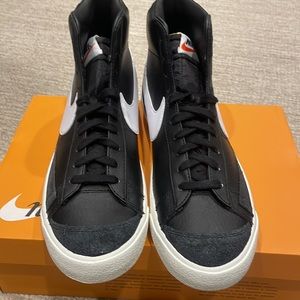 Nike Blazer Mid 77 Mens 10.5 BRAND NEW WITH BOX